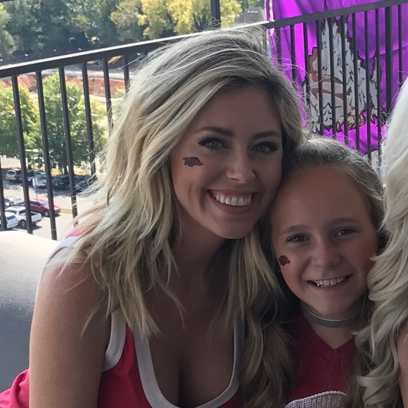 Meet your Posher, Taylor - Picture 1 of 1